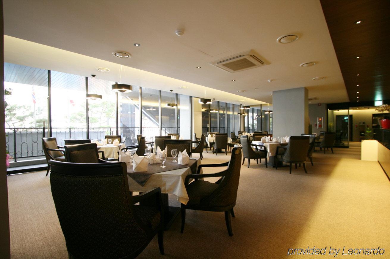 Hotel Oscar Suite Gunsan Restaurang bild